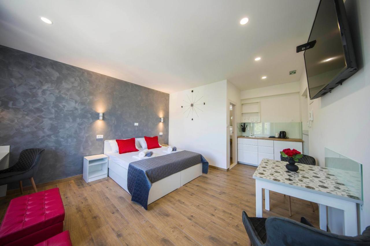 Split Central Luxury Studios Экстерьер фото